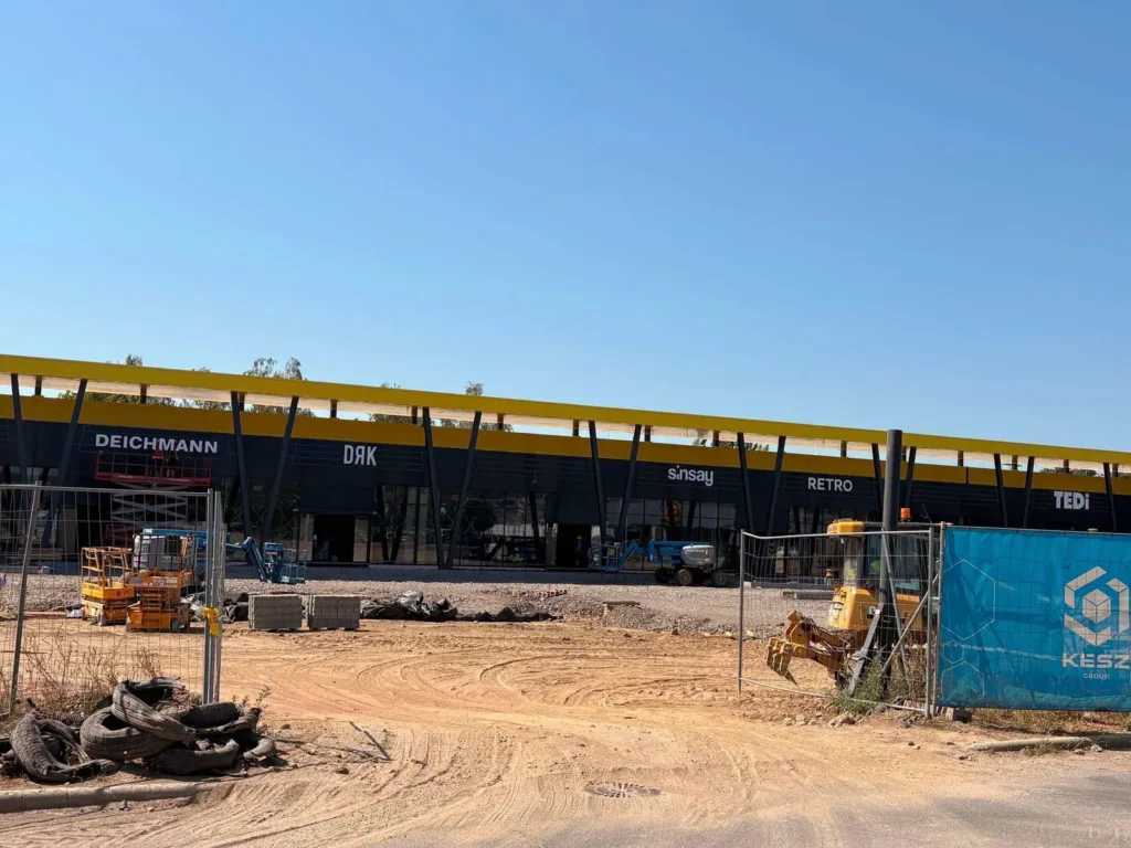 BM-CONSTRUM referencia: Salgótarján Shop Stop - festési és felületképzési kivitelezés, 08. kép.
